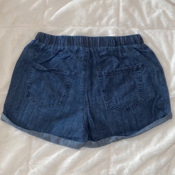 Stretch waistband denim material shorts - Picture 2 of 2